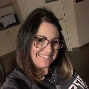 Meet your Posher, Suzanne